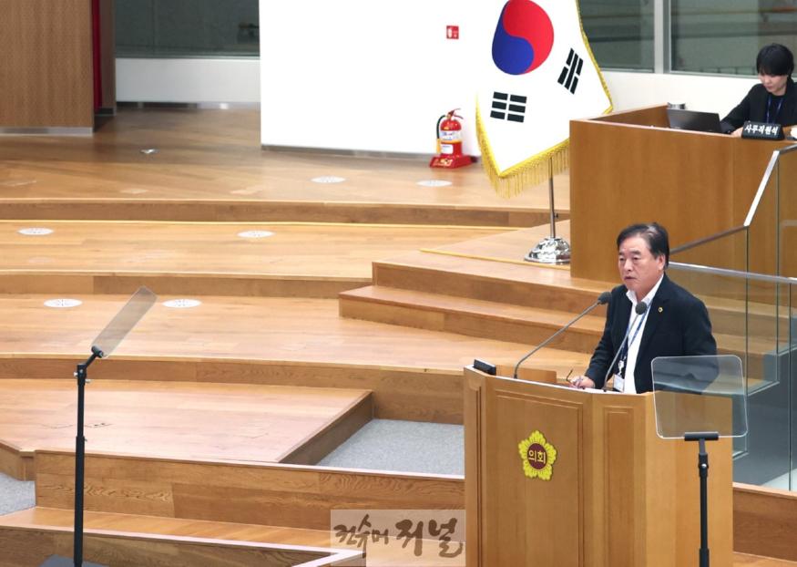 241203 김동규 의원, 5분 발언서 “경기도형 외국인 간병제도” 전격 제안.JPG