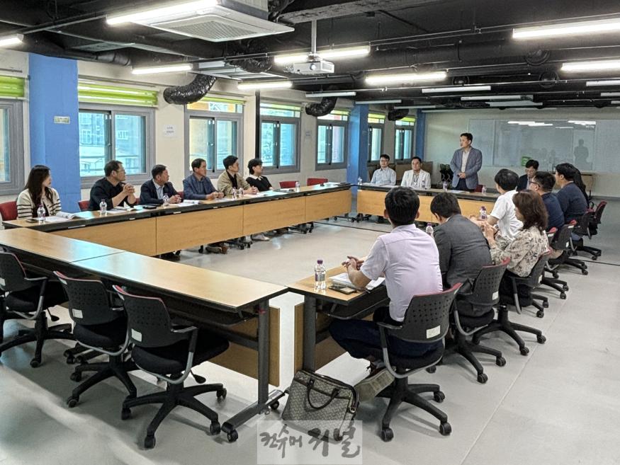 241206_경기도교육청__사립학교_맞춤형_기술_지원으로_사립과_동반_성장하는_경기교육_실현(사진).jpeg