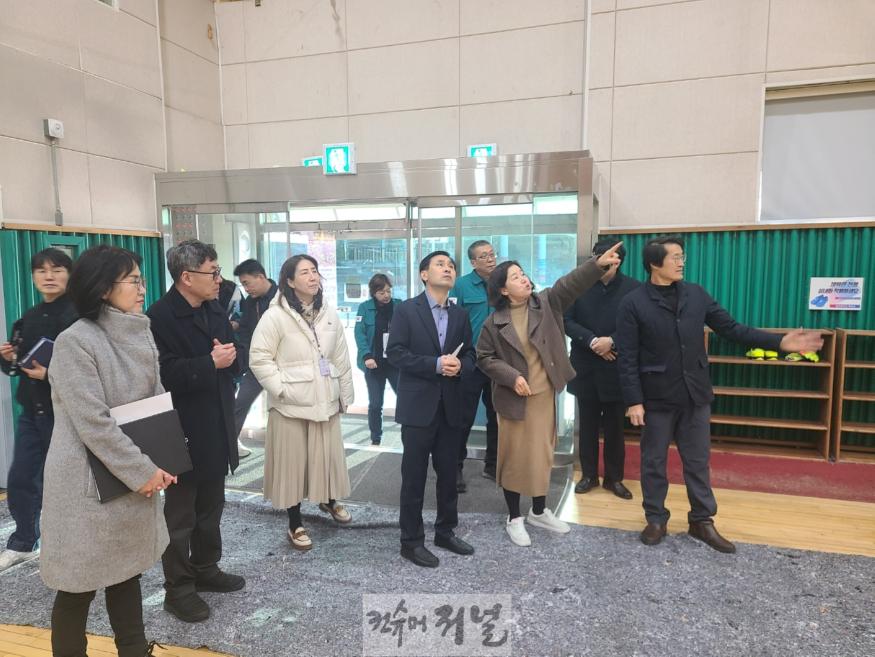 김진수 제1부교육감 피해학교 현장 점검 사진.jpg