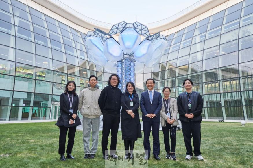 사진1_실버 라이닝 구름의 뒤편 오프닝 행사 사진1.jpg