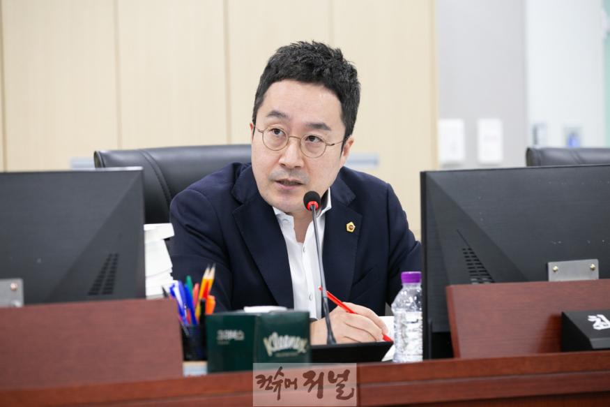 241213 최병선 의원, 경기연구원 의정부로의 일부 이전 지사 결재 부재 질타.jpg
