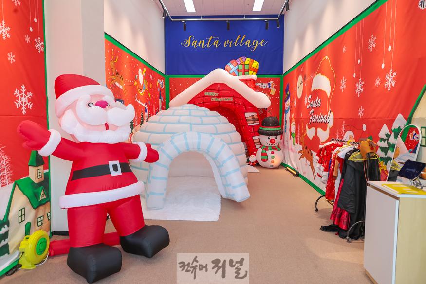 기획보도 사진6_거북섬 홍보관 내 마련된 산타마을 스튜디오.jpg