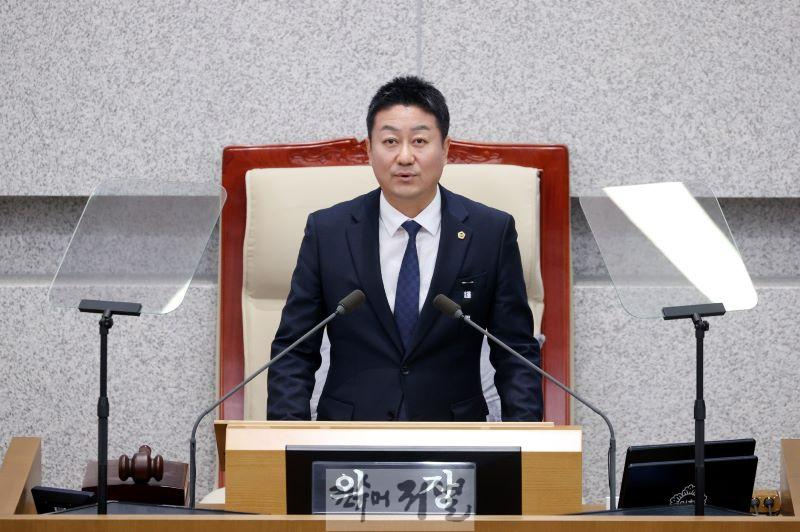 241230 김진경 의장, 2024년 의사일정 마무리...새해에는 도민 일상에 희망을 (1).jpg