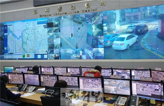 5. 파주시 통합관제센터, 빈틈없는 폐쇄 회로 텔레비전(CCTV) 모니터링으로 음주 운전자 조기 포착.jpg