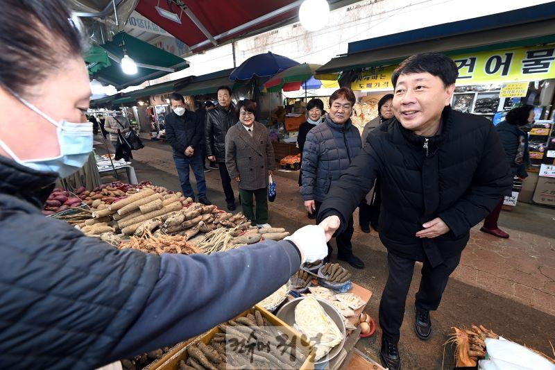 1. 차준택 부평구청장, 설 맞이 전통시장 방문.jpg