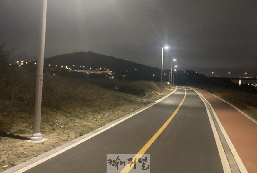 1-7. 고양대덕생태공원 보안등 설치.JPG