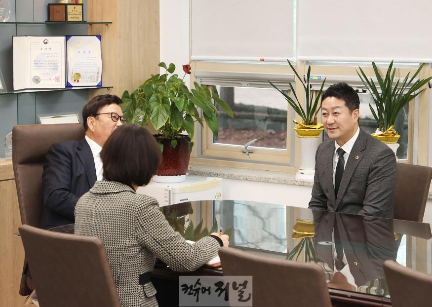 250122 김진경 의장, 설 명절 앞두고 대한노인회 시흥시지회 방문.jpg