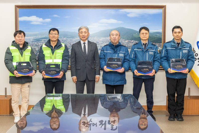 0123 윤환 계양구청장, 설맞이 현장근무자 격려.jpg