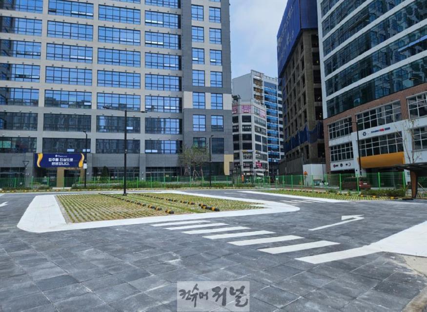 1-2. 친환경 주차장으로 조성된 향동 제1공영주차장.jpg
