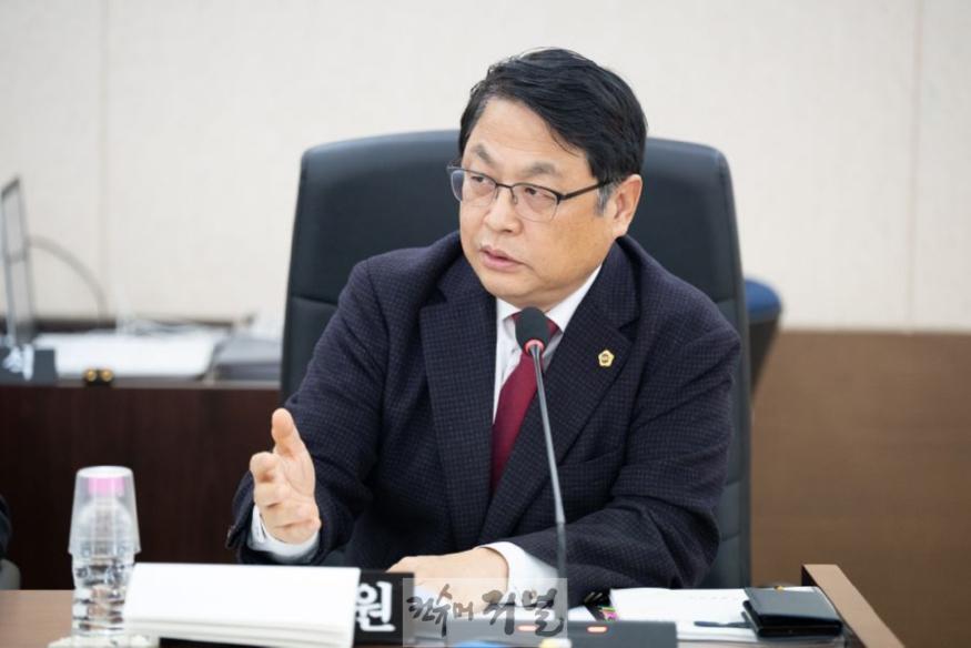 (0205보도자료)김대중의원__‘사회주택_활성화_지원조례’_건설교통위원회_상임위_통과.jpg