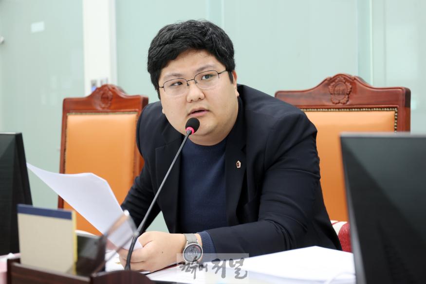 250214 오창준 의원, 경기도 행정 투명성·조례 효율성 강력 지적... 체계적 개선 시급.JPG