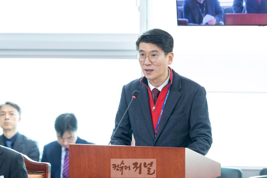 250214 김민호 의원, 대표발의 경기도 아동청소년 부모빚 대물림 관련 법률지원 조례 일부개정조례안 상임위 통과.jpg