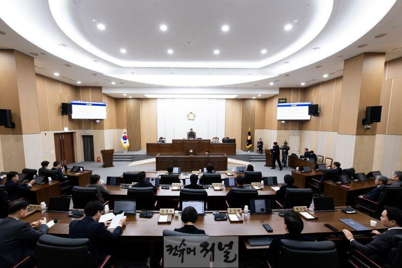 2025-02-18 본회의 전경.jpg