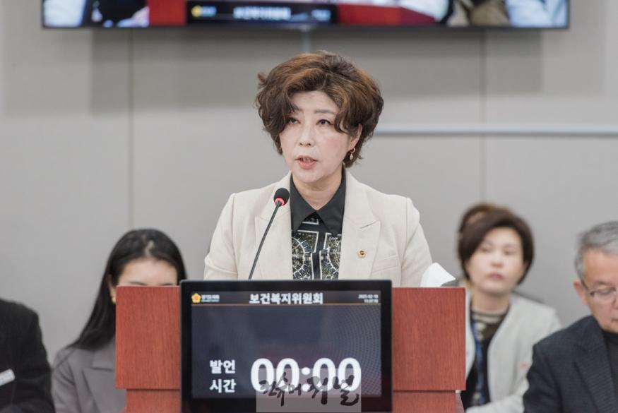 250218 정경자 의원, 마약범죄 예방 및 재활 체계 구축을 위한 법령 개정 건의안 상임위 통과 (1).jpg