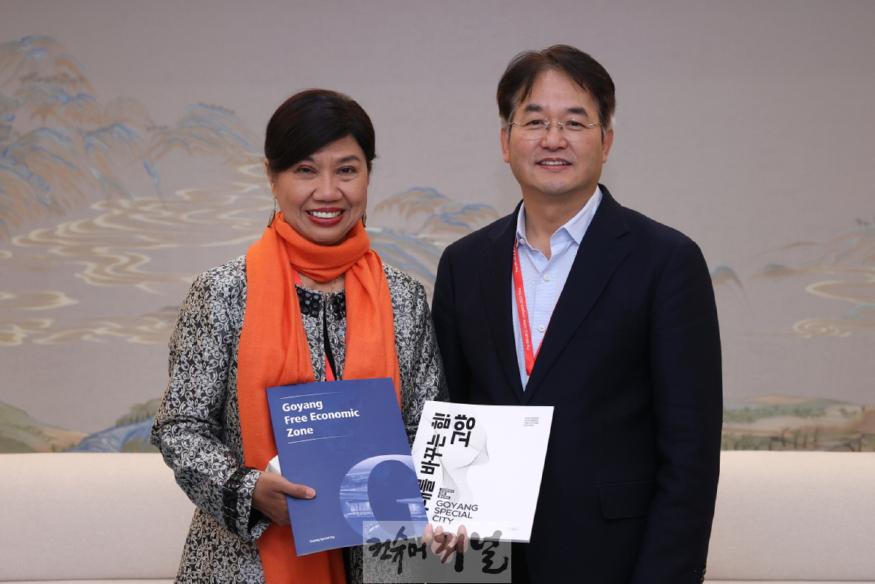 1-2. 고양시 UCLG ASPAC 유치제안 위한 사무총장과 면담.jpg