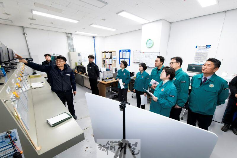 2025-02-19 도시환경위원회 자원화센터 현장점검.JPG