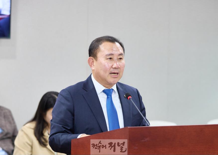 250221 김철진 의원, 산업 디지털 전환 지원 기반 마련...조례안 본회의 통과.jpg