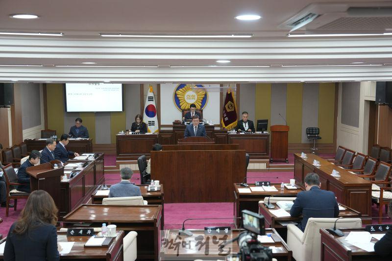 250225 제184회 임시회_시정질문 (1).jpg
