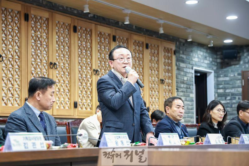 연천군, 역대 군수 및 의장 간담회 개최 (3).jpg