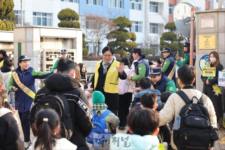 1. 인천광역시교육청, 신학기 맞이 교통안전 캠페인 실시.jpg