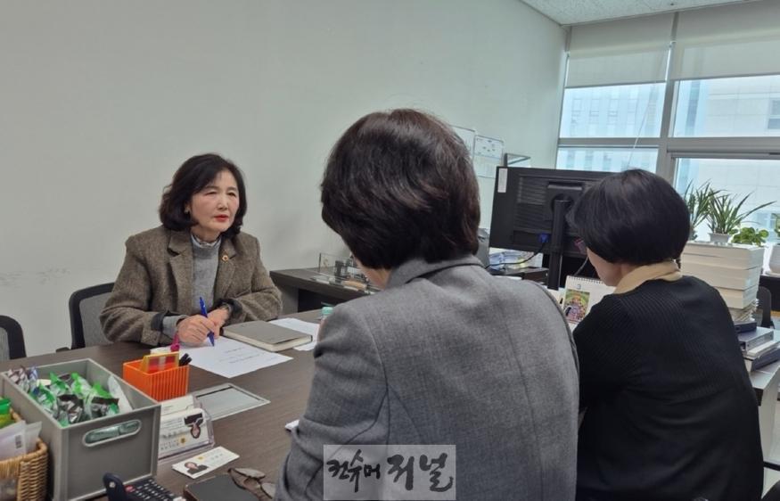 250317 김영희 의원, 경기형 가족돌봄수당 접수기간 확대 논의 더 많은 가정이 혜택 받아야.jpg