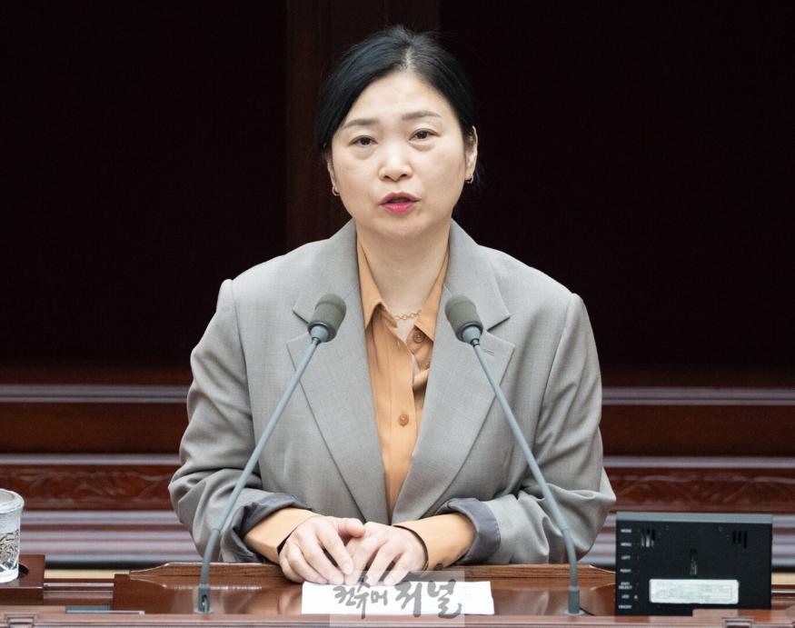 (사진)인천시의회 유경희 의원, 5분 발언 모습.jpg