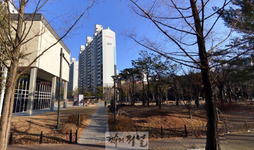 2.도시디자인과(의정부시, ‘음악정원’ 1단계 사업 완료…도시공간, 감성을 품다)1-장암발곡근린공원(울타리철거전).jpg