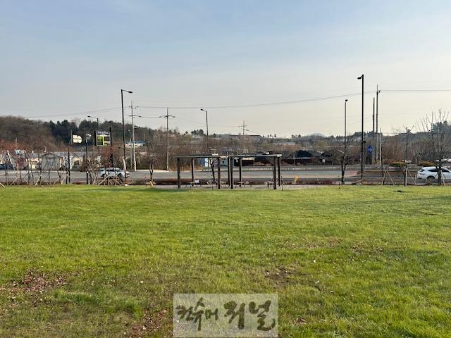 1-3. 동산꽃맞이공원 잔디광장(2024년 준공).jpg