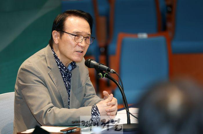250418_임태희_교육감_“서울대교수회_제안__미래_교육_방향에_정면_배치”(사진2).JPG