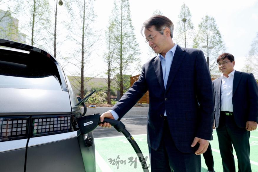 2. 고양시, 킨텍스에 국내 최대 규모 전기차 급속 충전소 개소 (1).JPG