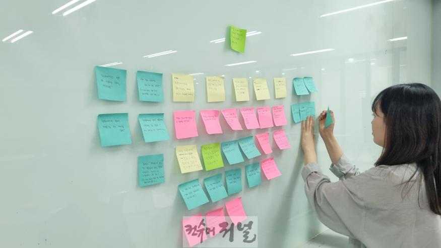 기획보도 사진2_우선순위 정책과제를 제안하는 청년들.jpg