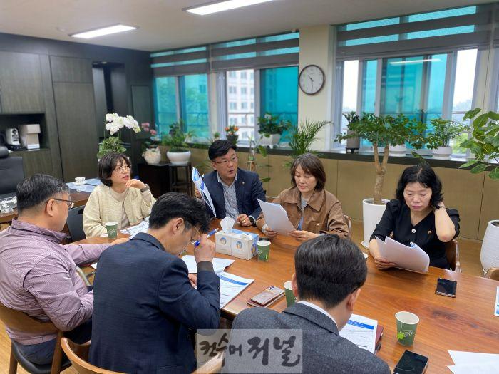 [사진] 250423_최만식 의원_급경사지 캐노피 설치 관련 회의.jpg