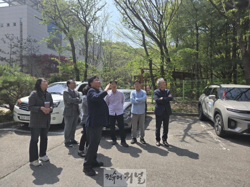 250425 성기황 의원, 당동중학교 옹벽 안전 점검...사고 미연에 방지해야 (1).jpg