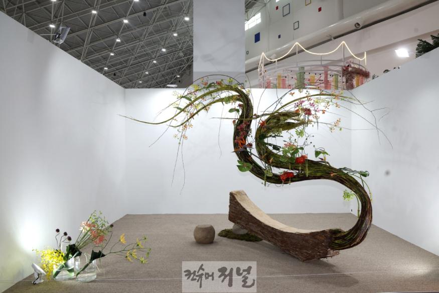 1. 2025고양국제꽃박람회 실내전시 ‘초록 초록이 시작했어’.jpg