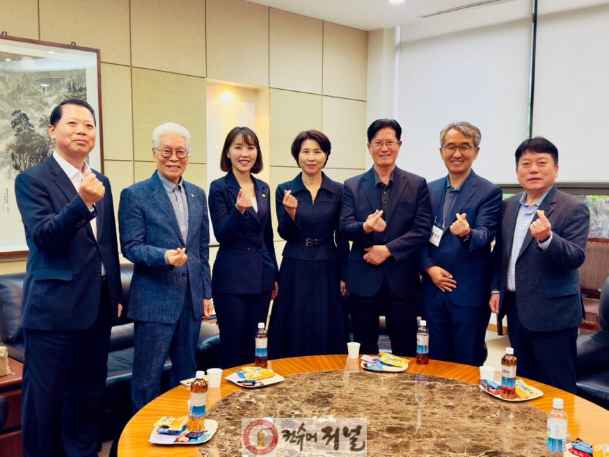 250512 이인애 의원, 제20회 경기도 입양의 날 기념행사 참석 (1).jpg