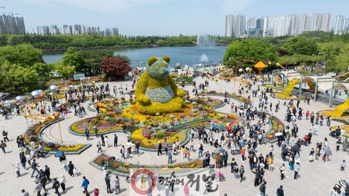 [산하기관]1. 2025고양국제꽃박람회 11일 폐막, 17일간의 여정 마무리 (1).jpg