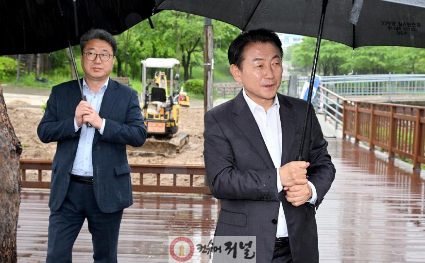 1.녹지산림과(의정부시, 송산3동 녹지대 다목적 쉼터 조성 현장 점검)1.JPG
