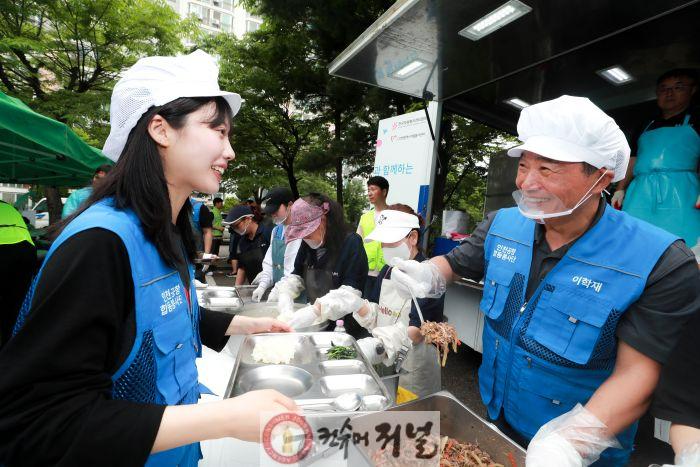 별첨1_인천공항공사, 무료급식 봉사활동 사진.JPG
