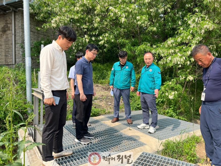 보도자료2 침수 위험지역 사전 점검 현장.jpg